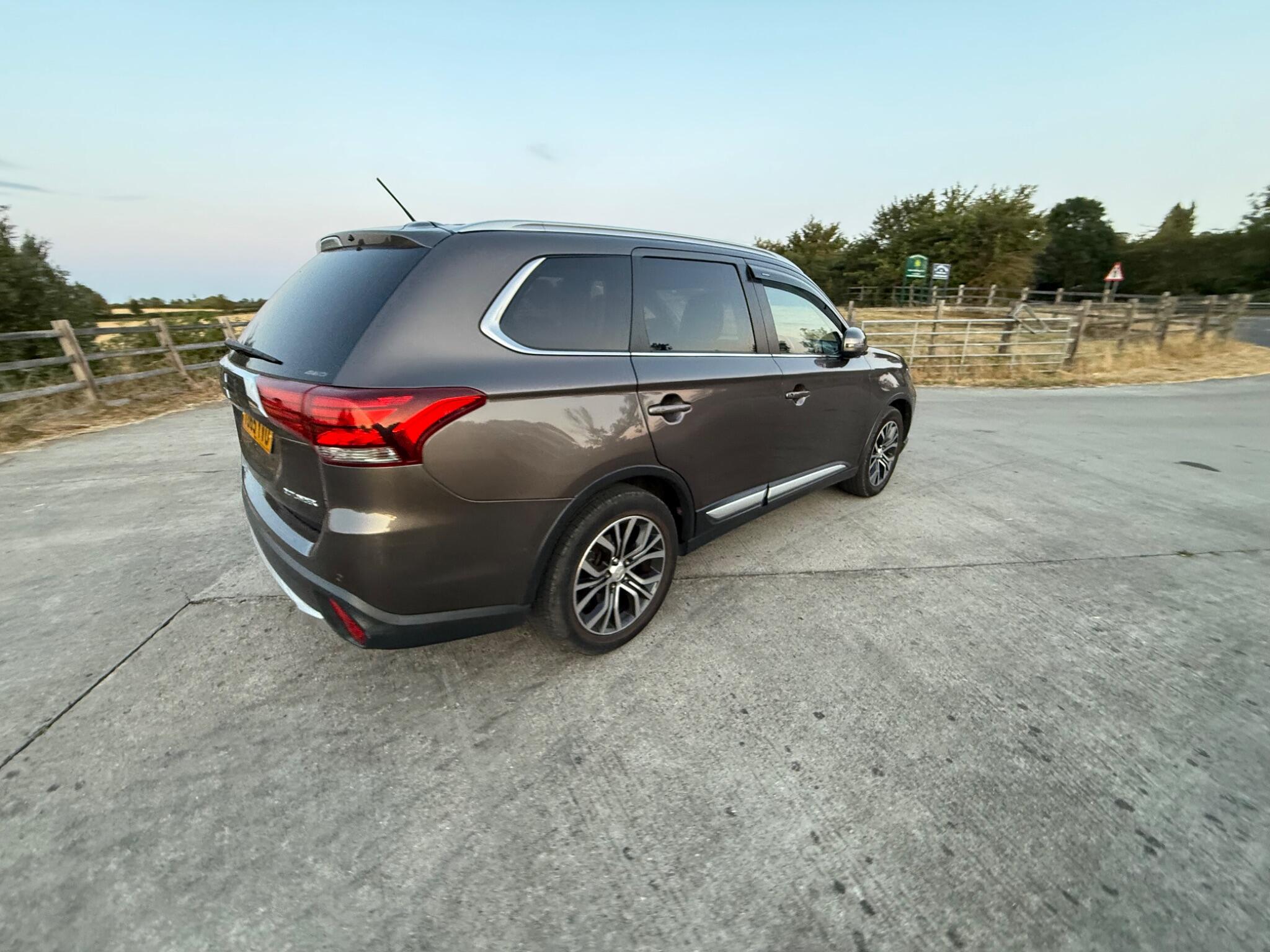 Mitsubishi Outlander 2.2 DI-D GX3 SUV 5dr Diesel Manual 4WD Euro 6 (s/s) (147 ps) — photo 71 of 90